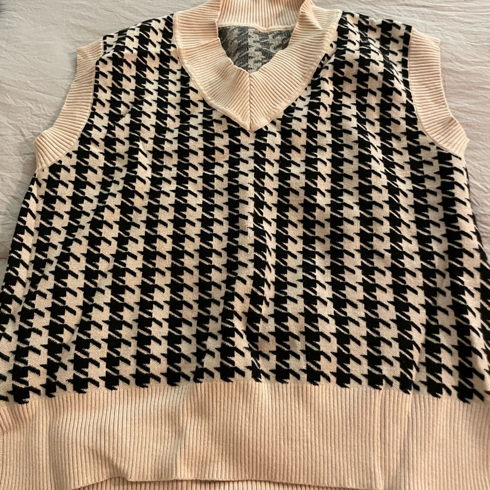 Sweater from amazon. Worn once.